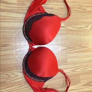 VS push-up with black/gold lace detail