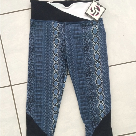 BRAND NEW WITH TAG STRUT THIS LEGGINGS