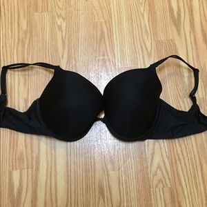 VS tshirt bra