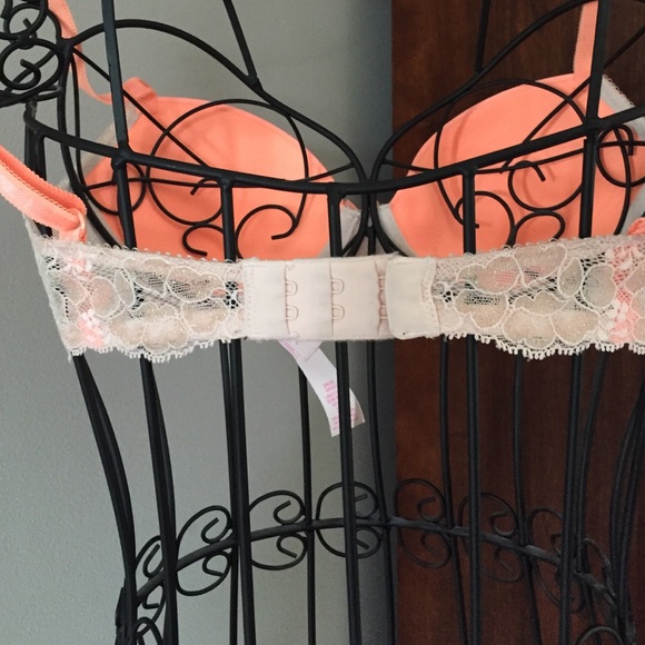 🐯Sold in Bundle🐯Victoria's Secret sequined bra - Picture 3 of 4