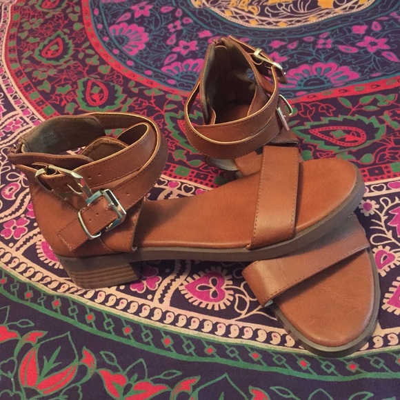 Buckled chestnut sandals
