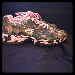 Real tree girls or women's tennis shoes