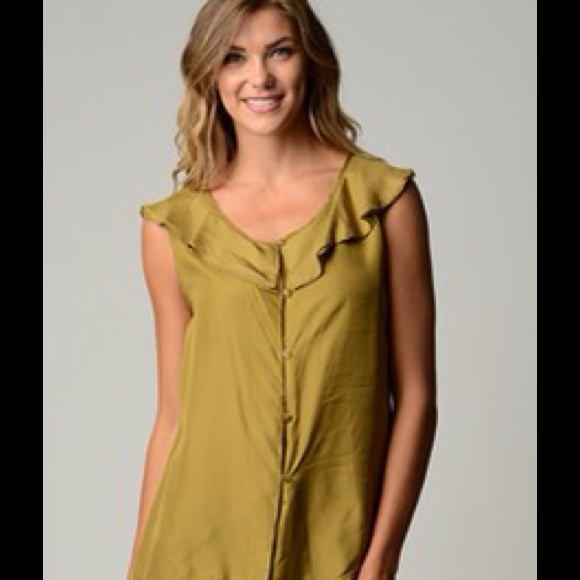 Silk sleeve less top