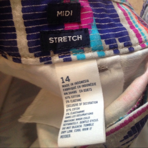 ⚡️Sold⚡️ American Eagle Multicolored Shorts - Picture 3 of 4