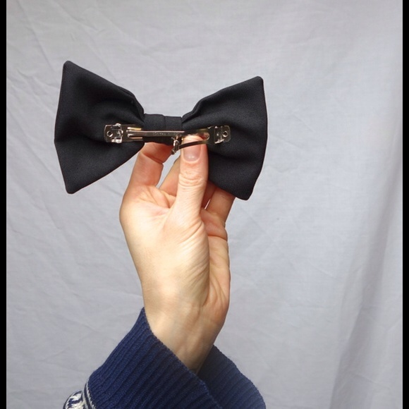 American Apparel bow - Picture 3 of 3