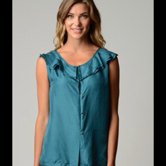 Silk sleeve less top