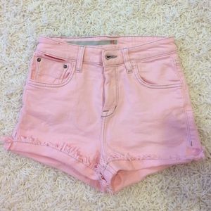 !iT High-waisted pink shorts