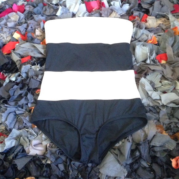 DKNY One Piece Strapless Swimsuit