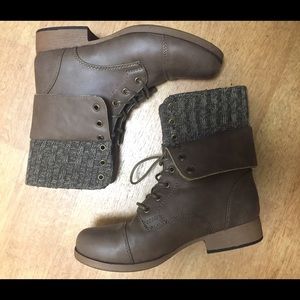 Like new casual brown boots!