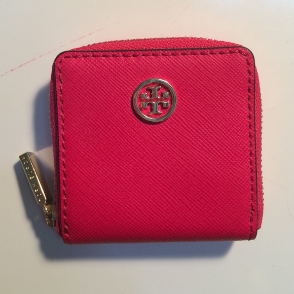 Tory Burch Accessories - ✨CHEAP✨Tory Burch Coin Case - "Robinson Zip"
