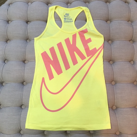 ✋🏼SOLD✋🏼in bundle Yellow and Pink Nike tank