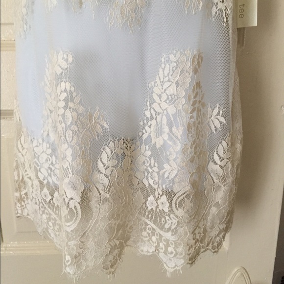 Nice lace top or swim cover - Picture 3 of 4