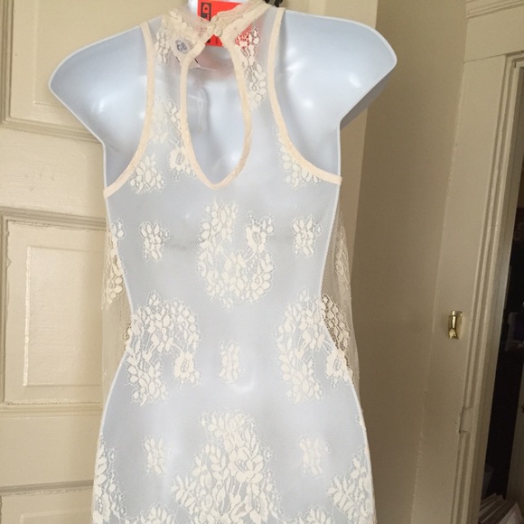 Nice lace top or swim cover - Picture 4 of 4