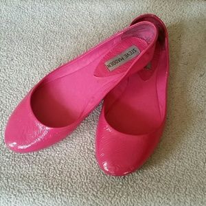 Steve Madden hot pink flat