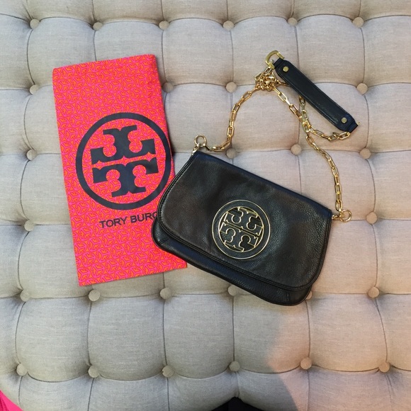 ✋🏼SOLD✋🏼 on M Tory Burch Black Clutch Purse