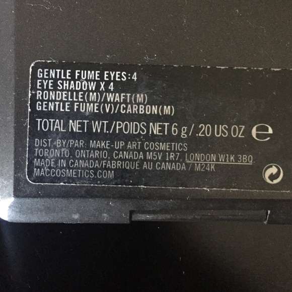 MAC  eyeshadow palate - Picture 2 of 3