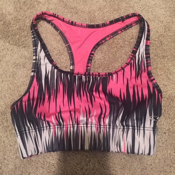 Lightly worn sports bra!!