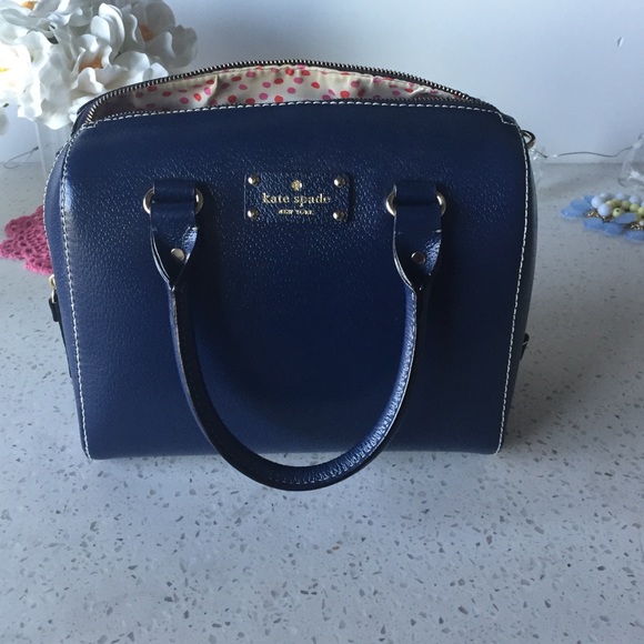 kate spade Handbags - Kate Spade Navy Purse