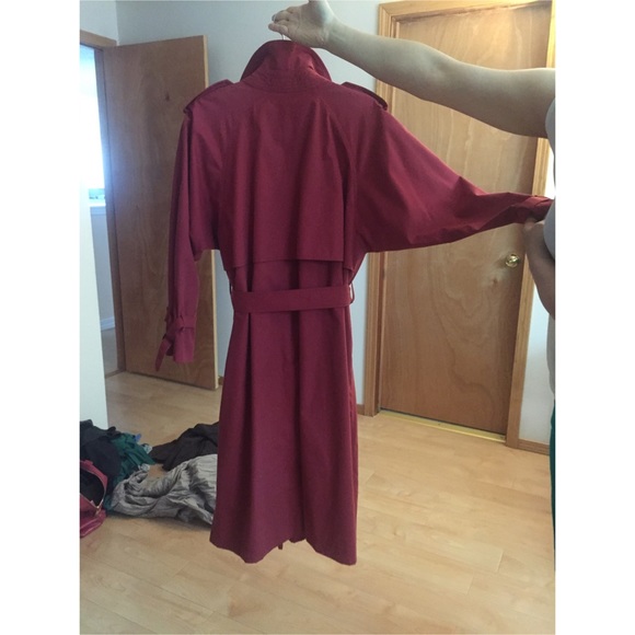 Authentic Burberry coat - Picture 2 of 4