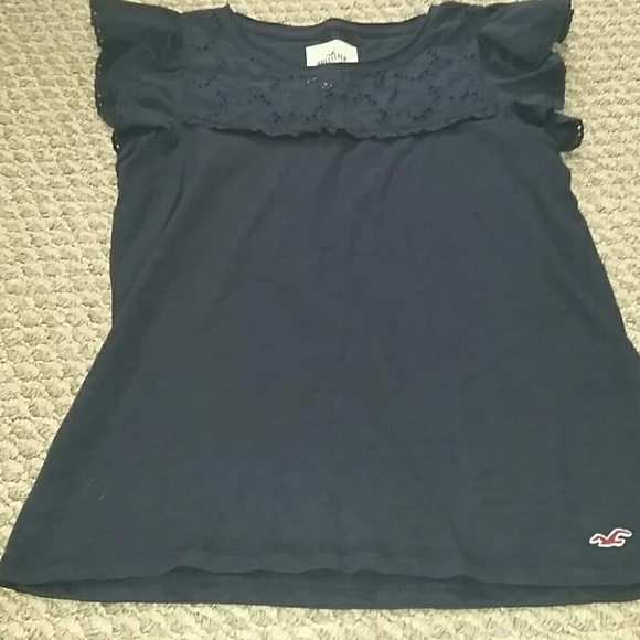 Hollister size med, navy blue, never worn!