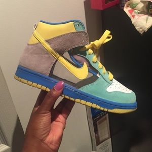 Nike Dunks . Women's 8