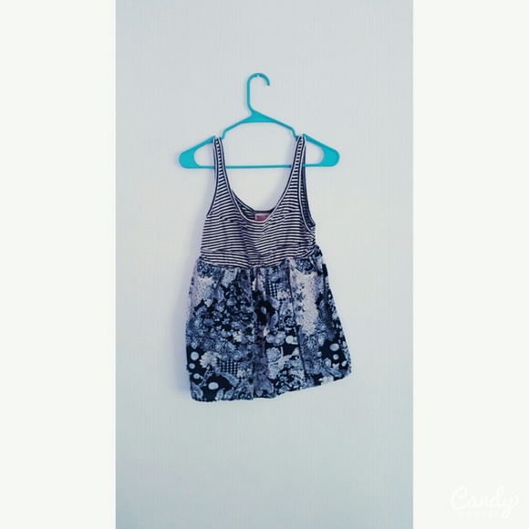 Two Patterned Tank - Picture 1 of 4