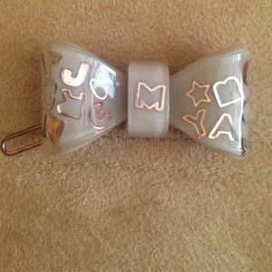 Marc Jacobs Bow