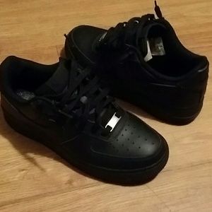 Slightly used black nike air force's