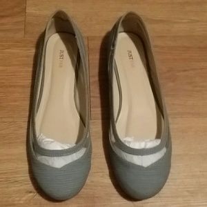 Brand new cute grey flats