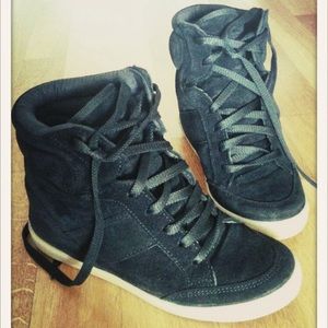 André Paris Wedge Sneaker