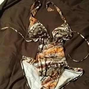 Super cute one piece cut out bathing suit