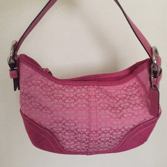 Coach Handbags - Coach shoulder bag in signature canvas