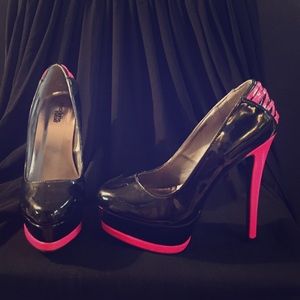 Black & Hot Pink Patent Leather Round Toe Pumps