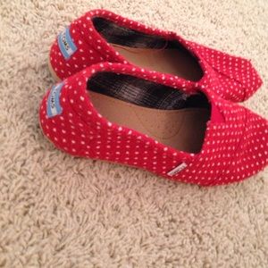Toms red and white polka dots 9.5