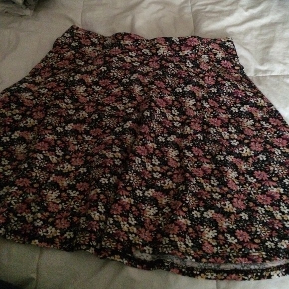 Flowerdy Pencil Skirt - Picture 1 of 1