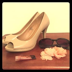 Merona nude peep toe heels