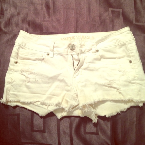 American eagle white shorts