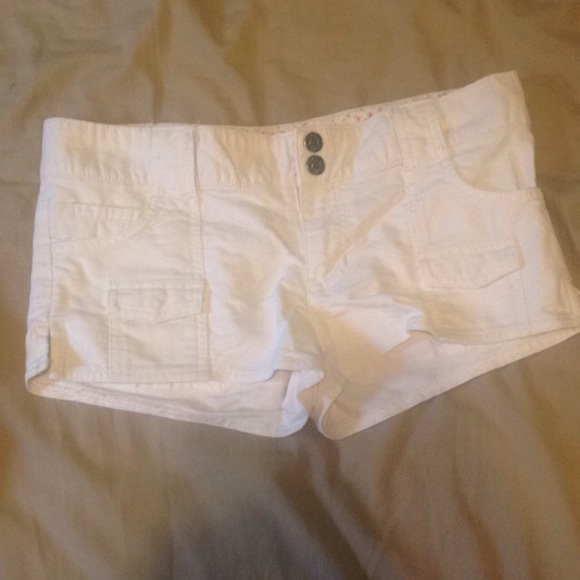 White Hollister shorts - Picture 1 of 3