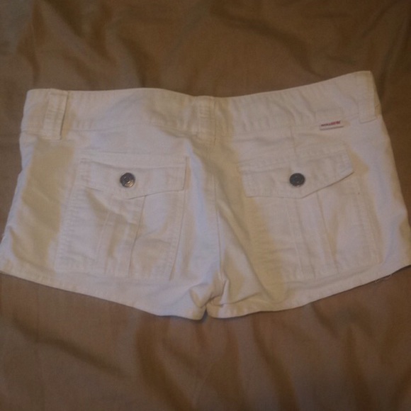 White Hollister shorts - Picture 2 of 3