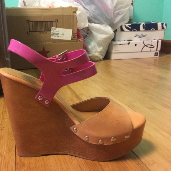 Chinese laundry wedges