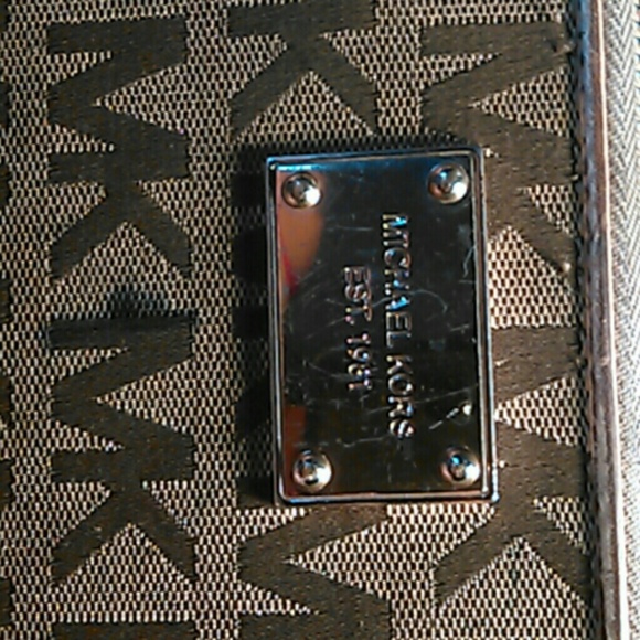 Michael kors wallet
