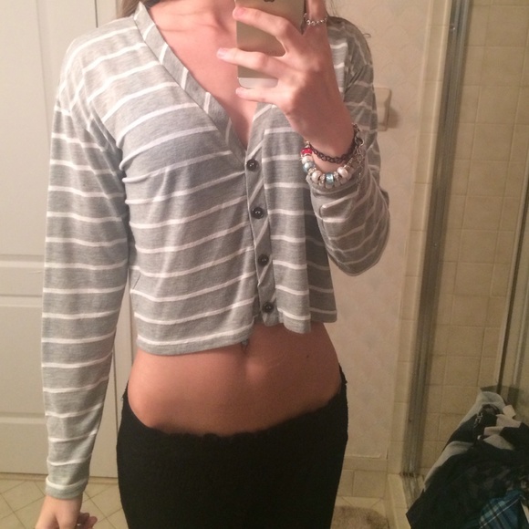 Grey and white long sleeve crop top