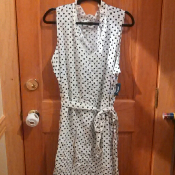 Adorable polka dot dress!