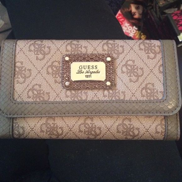 Authentic Guess wallet