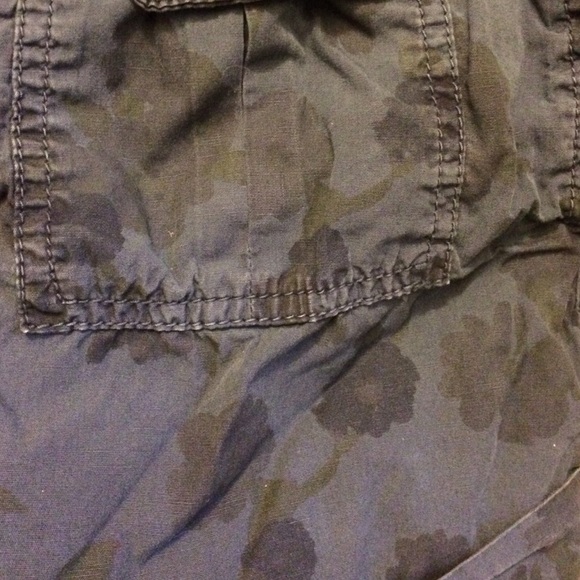 Shorts - Picture 3 of 4