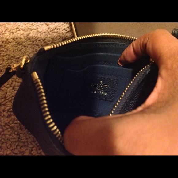 💯Auth. Louis Vuitton Pouch - Picture 2 of 4