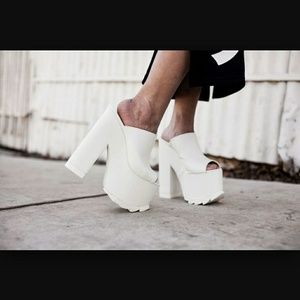 YRU dream platforms in white