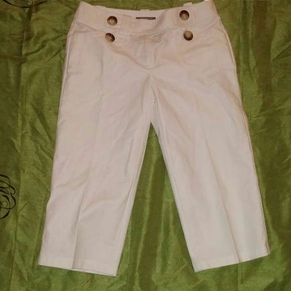 ****SOFT, BEAUTIFUL WHITE CAPRI****