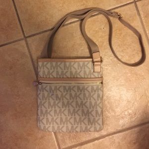 Michael kors cross body