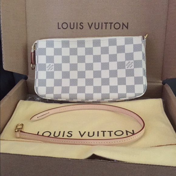 🎉🚫Sold🚫🎉Authentic Louis Vuitton Pochette NM - Picture 2 of 4